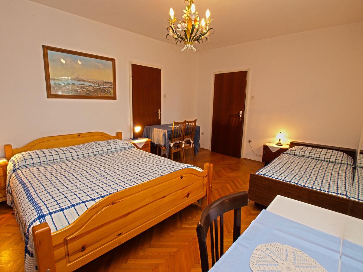 Rooms Milan 1370 Rovinj Exterior photo